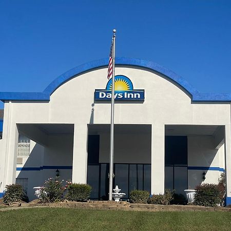 Days Inn By Wyndham Madisonville Bagian luar foto