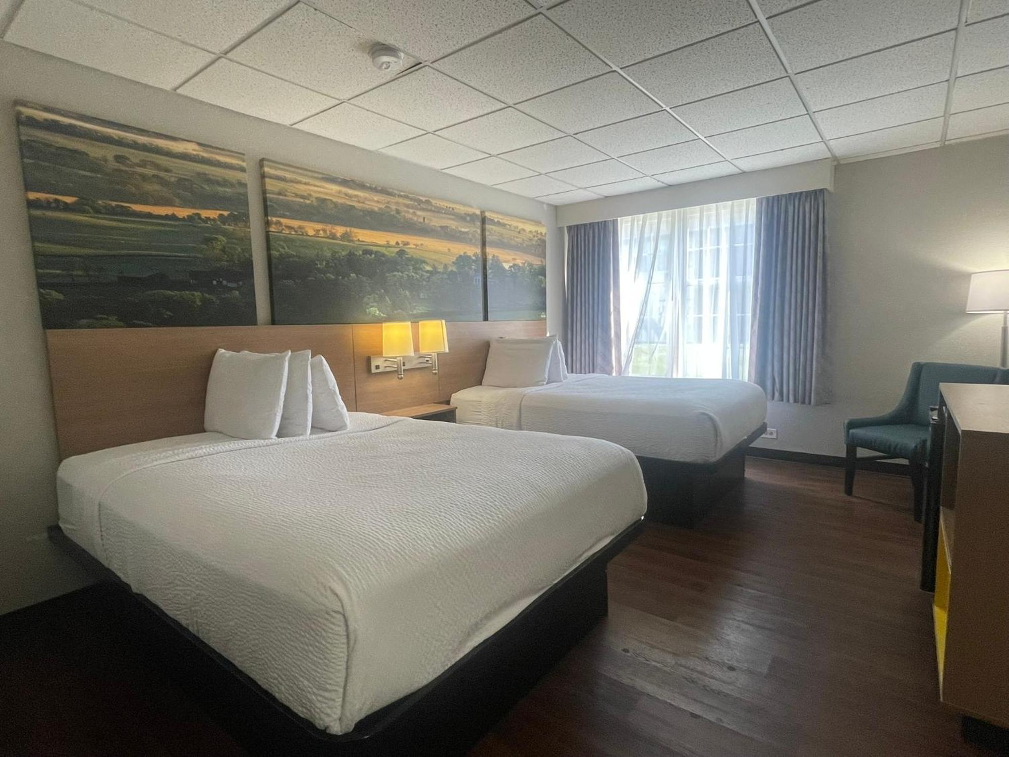 Days Inn By Wyndham Madisonville Bagian luar foto